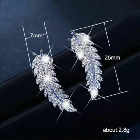 ⭐️Silver Feather Studded Ear Climbers⭐️ - Picture 3 of 5